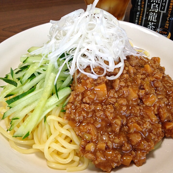 ジャージャー麺です☆豪快に混ぜがっつり食べちゃう♪